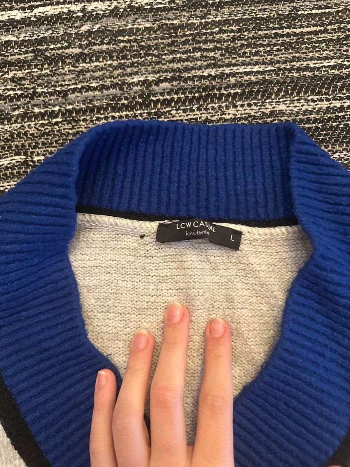 V Yaka Gri Triko Kadın Kazak - Görsel 3