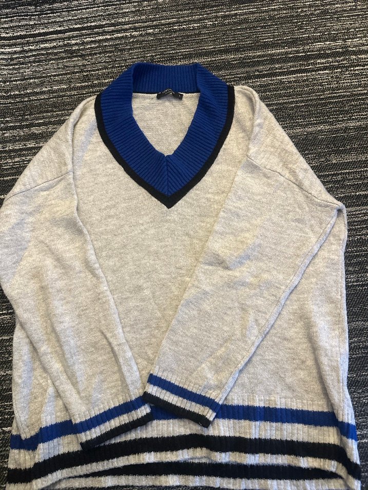 V Yaka Gri Triko Kadın Kazak - Görsel 2