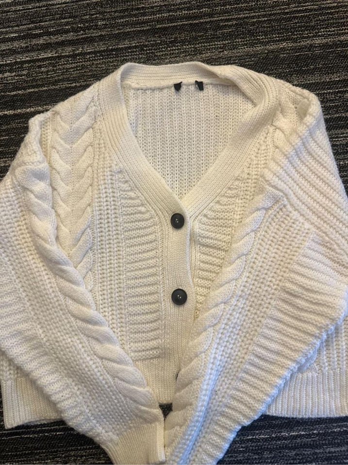 Beyaz Örgü V Yaka Kadın Hırka - Görsel 2