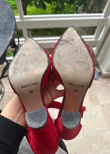 Kırmızı Süet Tokalı Yüksek Topuklu Kadın Ayakkabı - Görsel 5