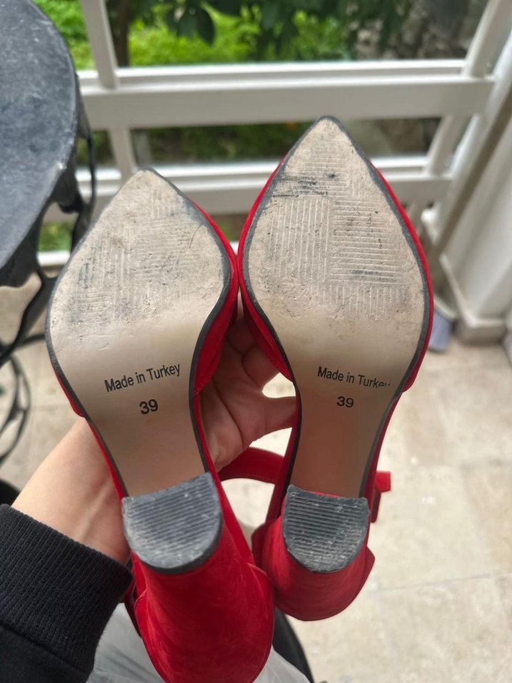 Kırmızı Süet Tokalı Yüksek Topuklu Kadın Ayakkabı - Görsel 5