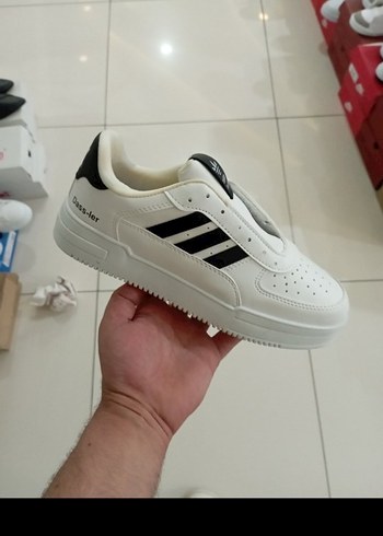 Beyaz Spor Kadın Sneakers Velcro Detaylı