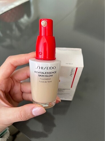 Shiseido Shiseido Revitalessence Skin Glow Fondöten