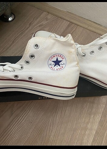 Converse Kullanılmadı biraz sararma var temizlenir