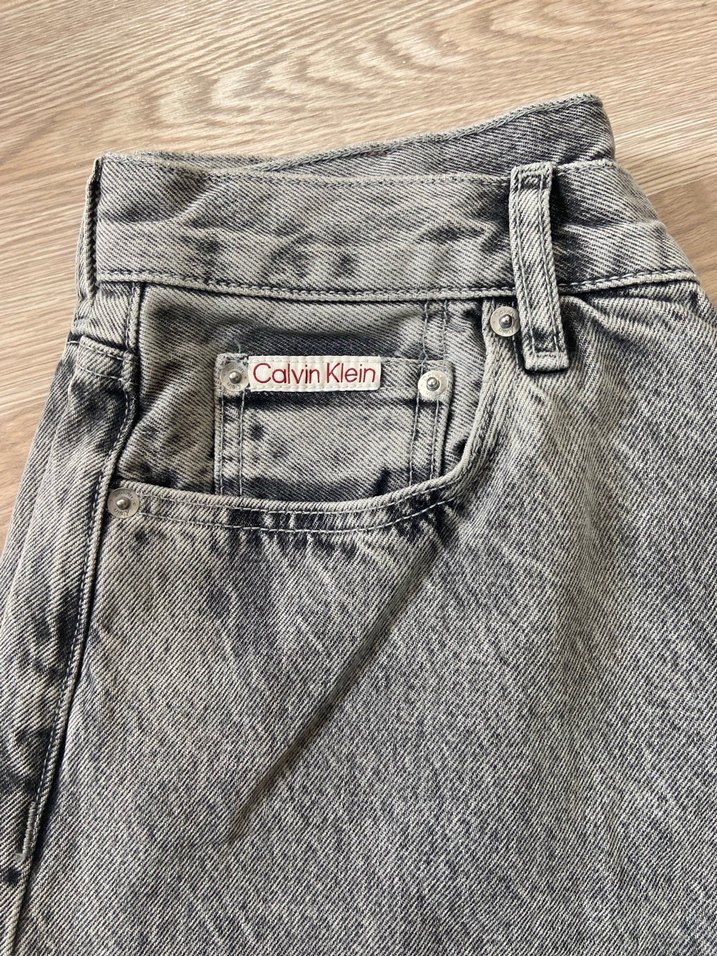 Calvin Klein Gri Düğmeli Bol Kesim Kot Pantolon - Görsel 3