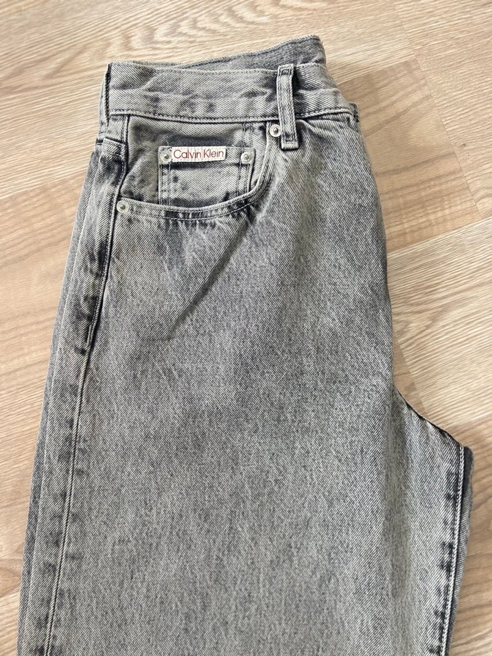 Calvin Klein Gri Düğmeli Bol Kesim Kot Pantolon - Görsel 4