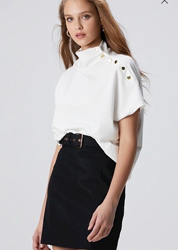 Düğmeli Beyaz Mini Bluz - Görsel 3