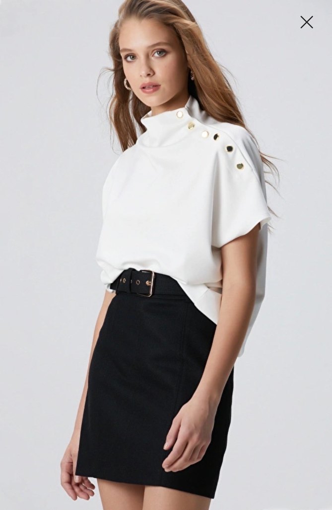 Düğmeli Beyaz Mini Bluz - Görsel 3