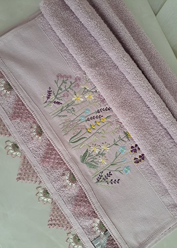Beden Mor Nakışlı Pastel Havlu