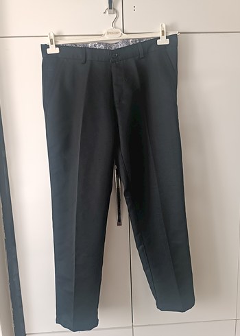 Erkek Siyah Kemerli Midi Kumaş Pantolon