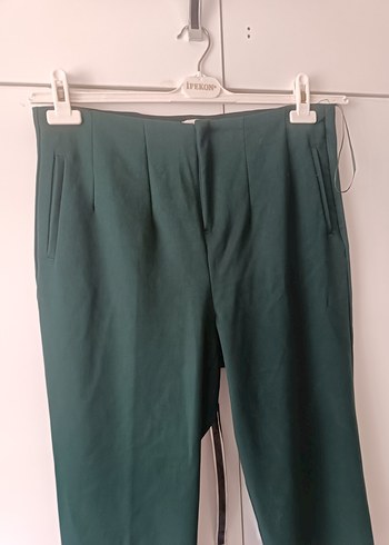 42 Beden Kadın Koyu Yeşil Pilili Kumaş Pantolon