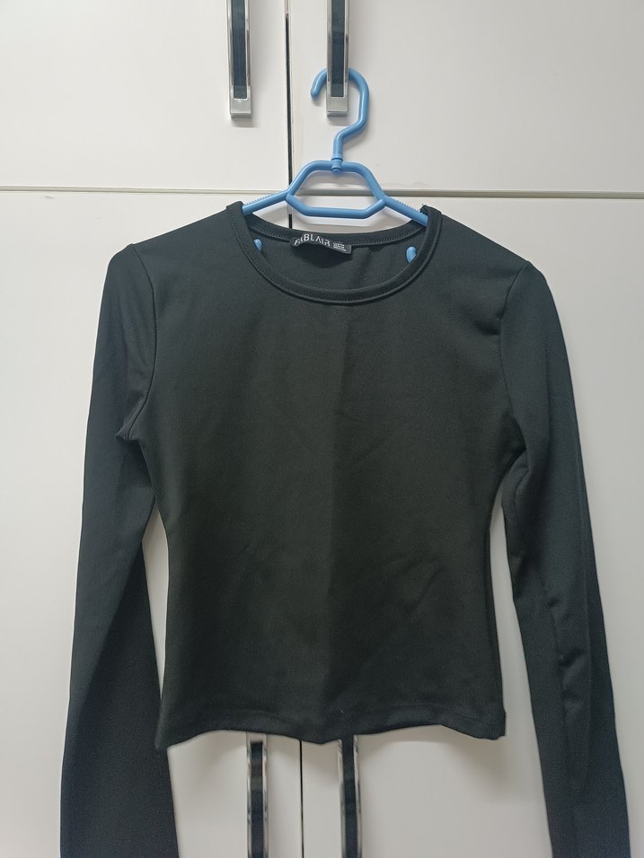 Siyah Uzun Kollu Crop Top - Görsel 2