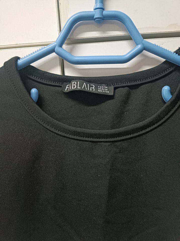 Siyah Uzun Kollu Crop Top - Görsel 4