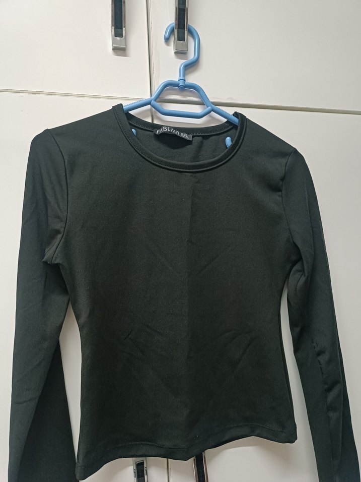 Siyah Uzun Kollu Crop Top - Görsel 3