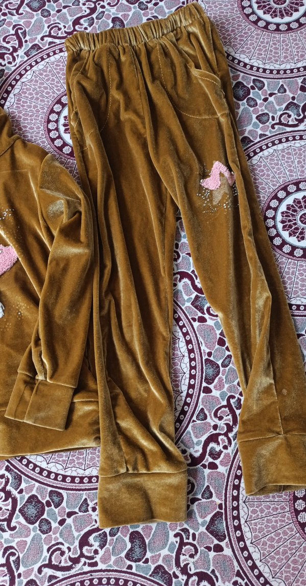 Kızlar için kahverengi kapüşonlu sequinsli eşofman takımı - Görsel 3