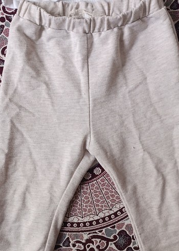 Beyaz Baskılı Kız Tişörtü ve Gri Eşofman Altı - Görsel 4