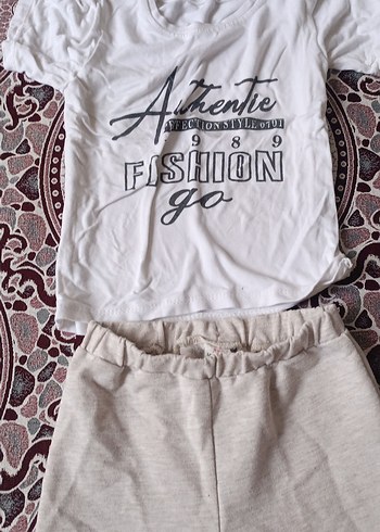 Beyaz Baskılı Kız Tişörtü ve Gri Eşofman Altı - Görsel 3