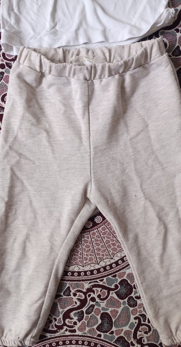 Beyaz Baskılı Kız Tişörtü ve Gri Eşofman Altı - Görsel 4