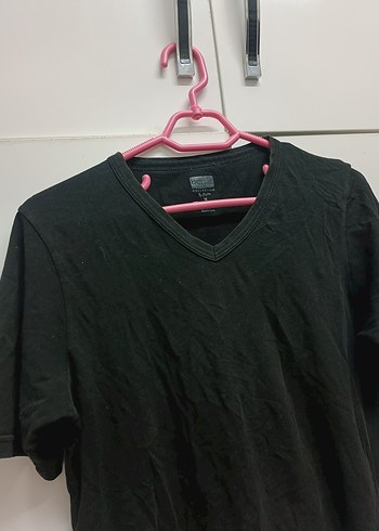 Erkek Siyah V Yaka Keten Tişört - Görsel 4