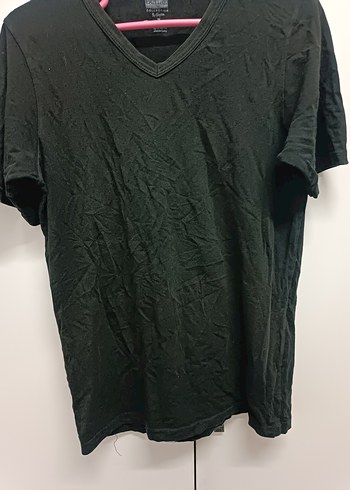 Erkek Siyah V Yaka Keten Tişört - Görsel 3