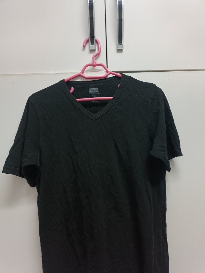 Erkek Siyah V Yaka Keten Tişört - Görsel 2