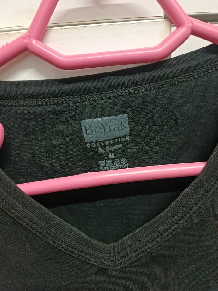 Erkek Siyah V Yaka Keten Tişört - Görsel 5