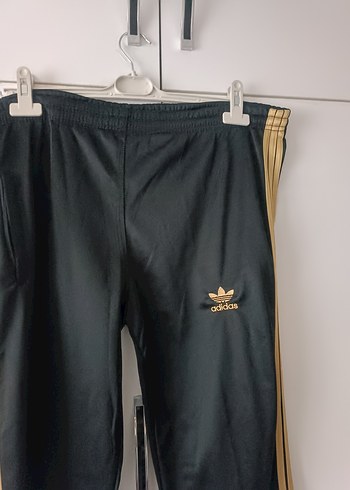 Altın Şeritli Siyah Kadın Eşofman Altı - Görsel 5