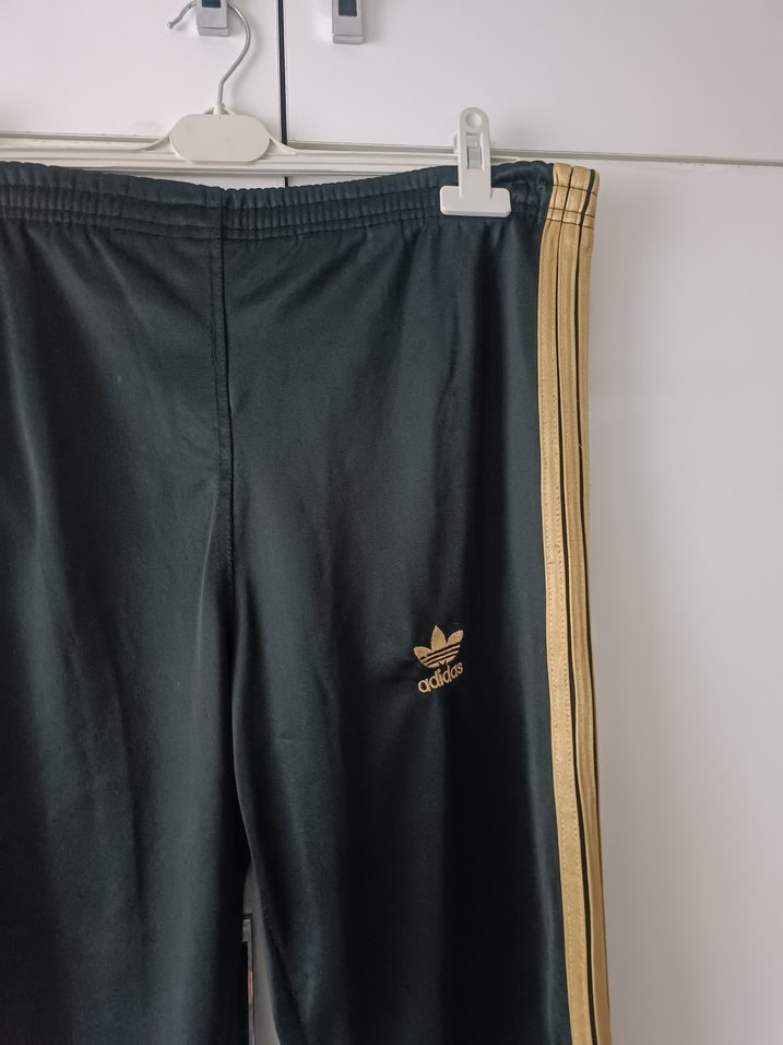 Altın Şeritli Siyah Kadın Eşofman Altı - Görsel 4