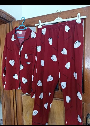 Kırmızı Desenli Uzun Kadın Pijama Takımı