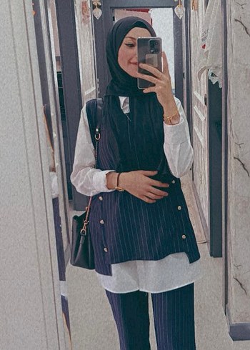 Düğmeli lacivert Kolsuz Takım