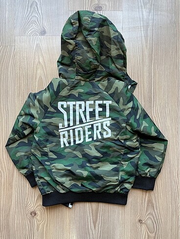 Erkek Çocuk Yağmurluk - Görsel 2