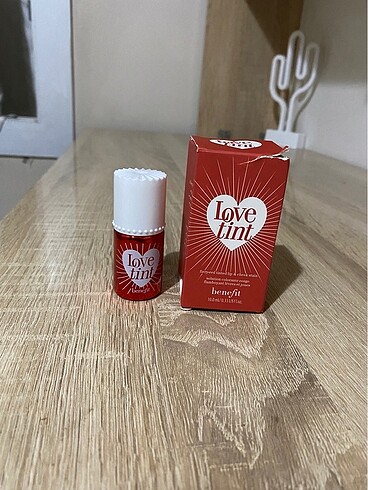 Benefit Love tint