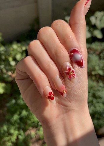 Zara Kırmızı Çiçekli jel takma tırnak