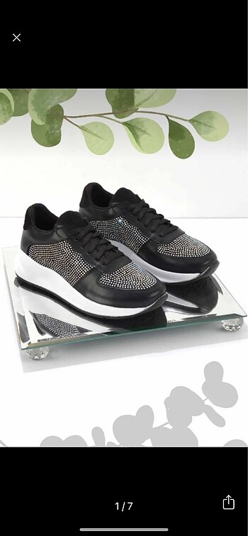 Bambi Taş Detay Sneaker