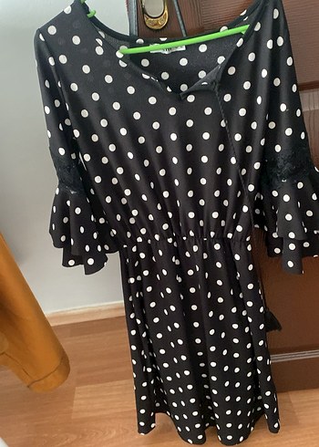 Puantiye Desenli Siyah Midi Elbise - Görsel 2