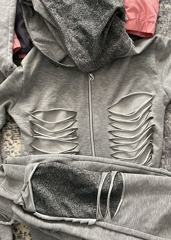 Gri Fermuarlı Kadın Kapüşonlu Ceket - Görsel 2