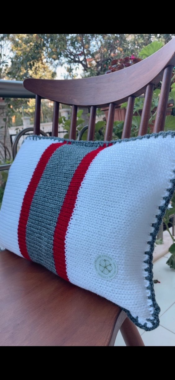 Kırmızı ve Gri Bohem Örgü Yastık - Görsel 3