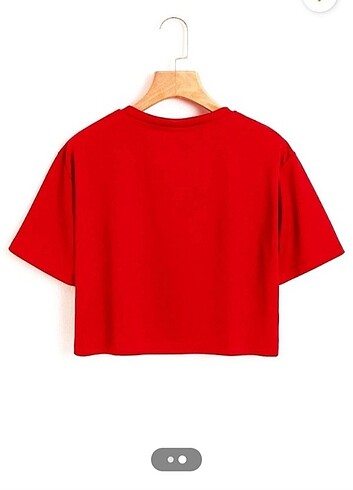 Kırmızı t-shirt