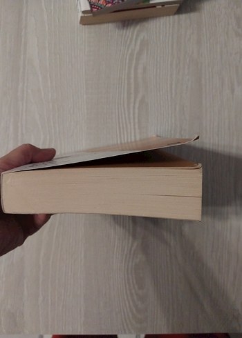  Beden Renk Yüreğim Seni Çok Sevdi - Canan Tan