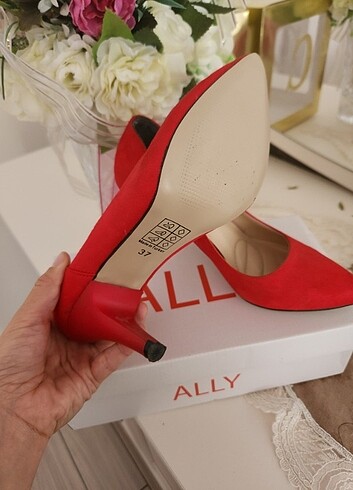 Nine West Kirmizi stiletto