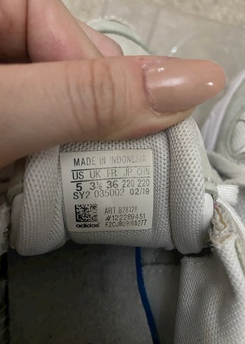 Adidas ADİDAS KADIN GÜNLÜK AYAKKABI B28128 FALCON W