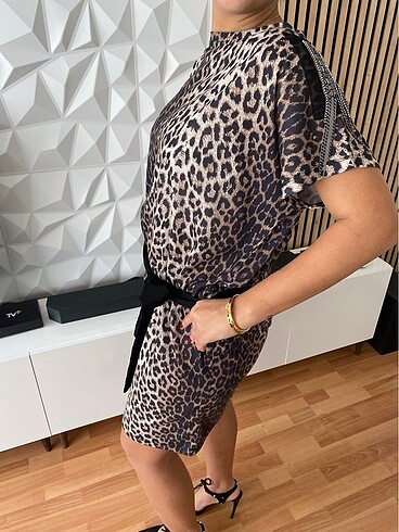 Tarz leopar elbise