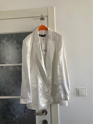 Zara Saten Blazer