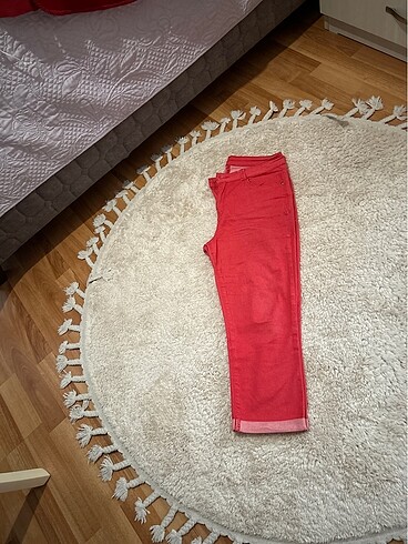 30 Beden kırmızı Renk Capri jean