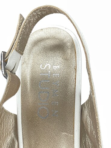 38 Beden beyaz Renk Beymen Studio Platform %70 İndirimli.