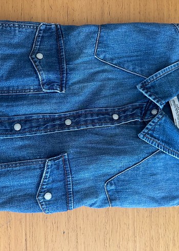 Düğmeli Mavi Denim Kısa Kollu Gömlek