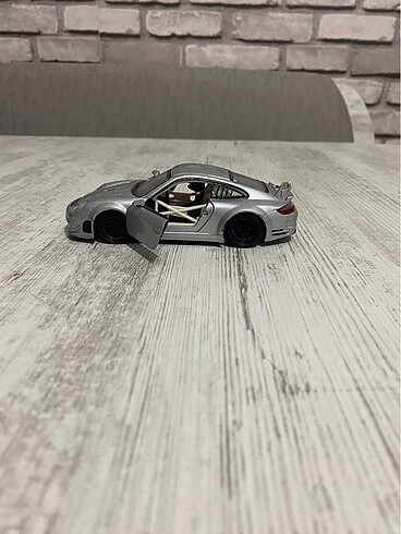 Porsche metal araba