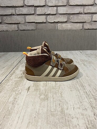 27 Beden kahverengi Renk Orjinal Adidas Çocuk Bot