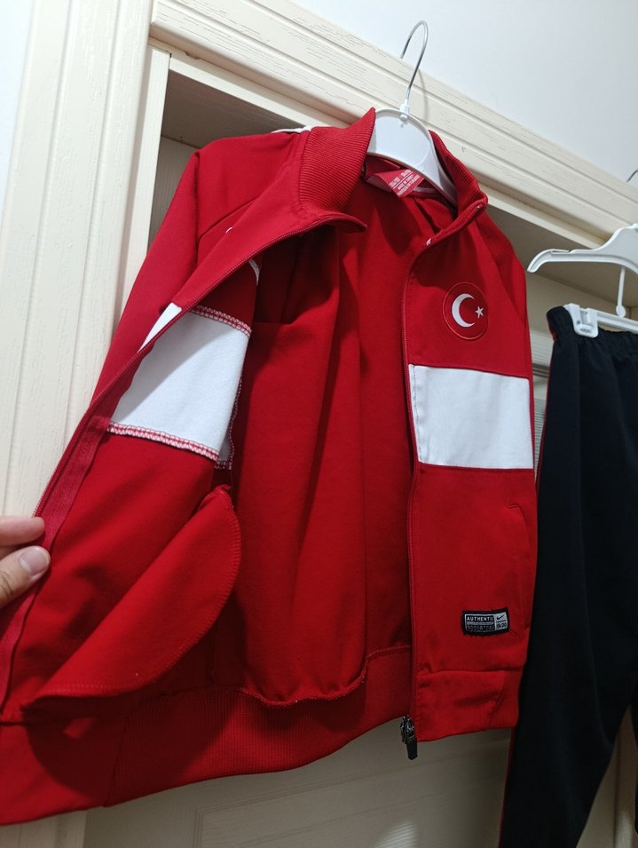 Nike Erkek Çocuk Kırmızı Eşofman Takımı - Görsel 3