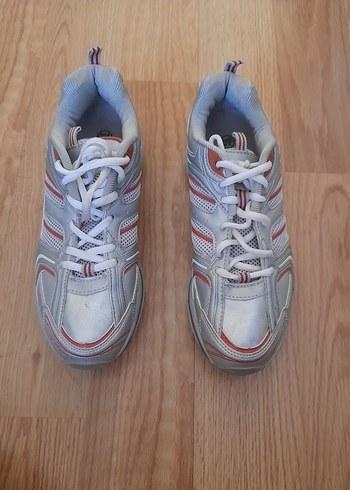 Airties Beyaz Gri Dolgu Topuklu Bağcıklı Spor Ayakkabı